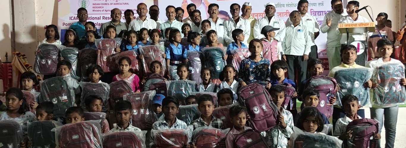 ICAR–National Research Centre on Pomegranate (ICAR–NRCP), Solapur distributed educational kit to 70 students from SC farmer families under the Scheduled Caste Sub Plan Scheme at Yenaki village, Solapur district on 10.03.2026